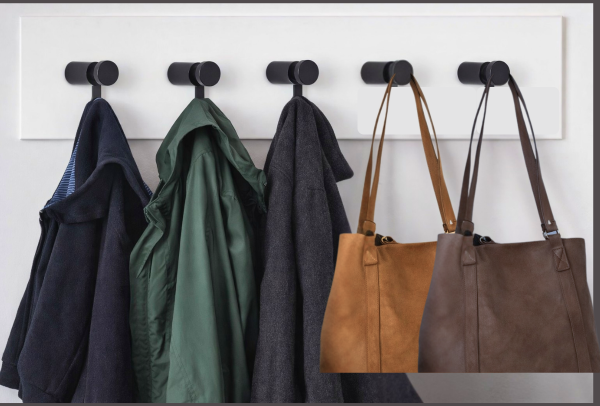 klassischer Mantelhaken in Knopf-Design