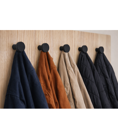 Mantelhaken mit Jacken